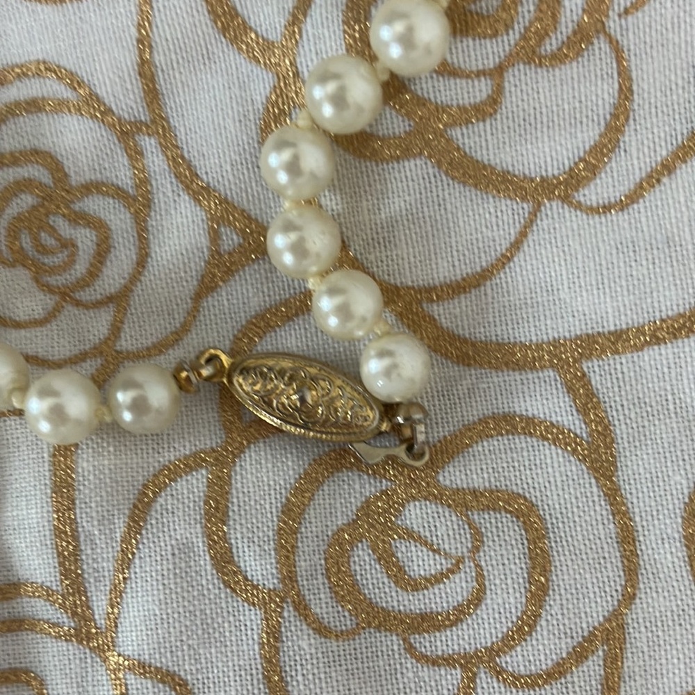 Bundle vintage jewelry pearl necklace gold bracelet pearl heart shaped earrings - Picture 4 of 6